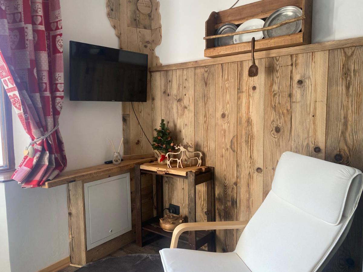 Maison Rongier Nel Centro Di Конье Экстерьер фото